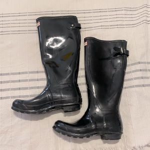 Hunter black adjustable rainboota, size 9.
